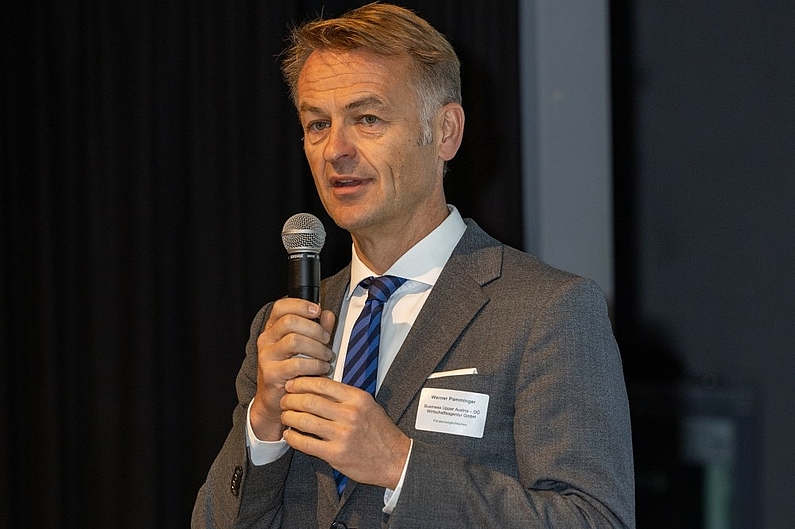 Werner Pamminger, Geschäftsführer von Business Upper Austria auf dem Podium ©foto-pils