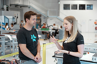 Innovationsassistentin Katharina Gossenreiter M.Sc. mit Geschäftsführer Markus Kreisel.