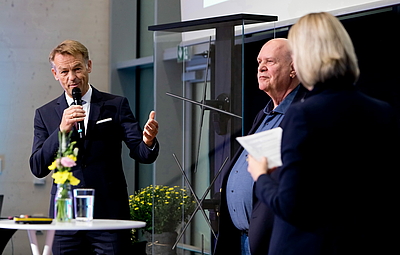Talkrunde mit Werner Pamminger (Geschäftsführer Business Upper Austria, links) und Hannes Hunschovsky, Geschäftsführer von EIT Manufacturing. © Cityfoto Haidinger